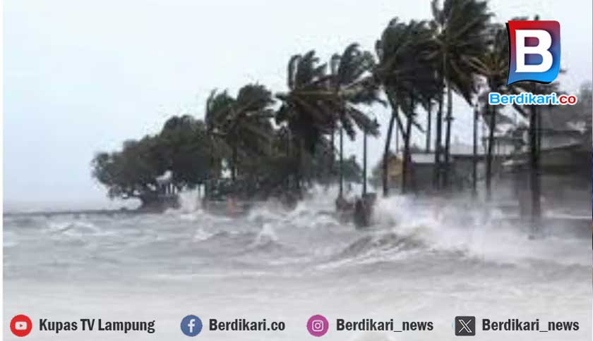 BMKG Ingatkan Potensi Gelombang Tinggi, Cuaca Ekstrem Masih Mengintai hingga Akhir Tahun