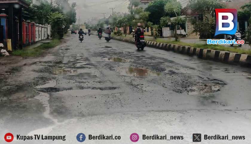 3 Bulan Diperbaiki, Jalan Pattimura Metro Utara Rusak Lagi