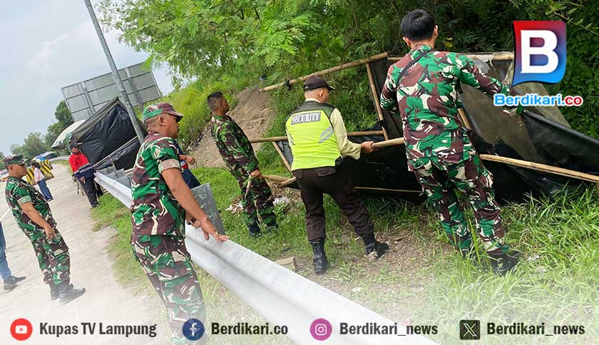 4 Lapak PKL di Area Gerbang Tol Terbanggi Besar Ditertibkan