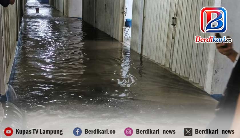 Banjir Langganan di Pasar Talangpadang, Pedagang Minta Solusi Nyata Pemerintah