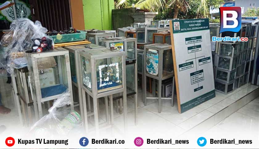Densus 88 Amankan 319 Kotak Amal dan 33 Barang Bukti di Pringsewu
