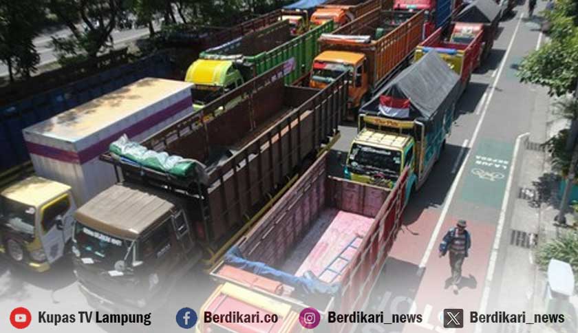 Kendaraan Sumbu 3 Dilarang Melintasi Jalur Mudik, Kecuali Pengangkut Sembako dan BBM