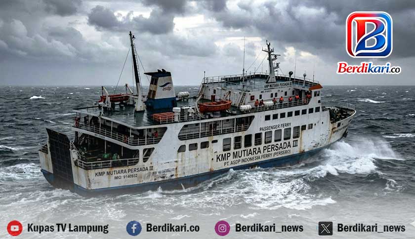 KMP Mutiara Persada III Terlantar di Tengah Laut Lamsel