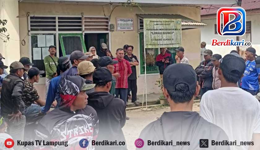 Krisis Air Sebulan, Warga Tanjung Raya Lampung Barat Datangi Kantor Perumda Tuntut Kepastian