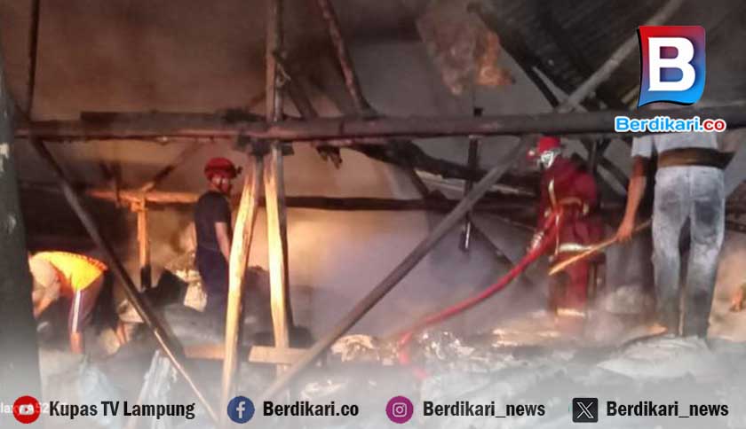 Pabrik di Sindang Sari Lamsel Kebakaran, Kerugian Rp 500 Juta