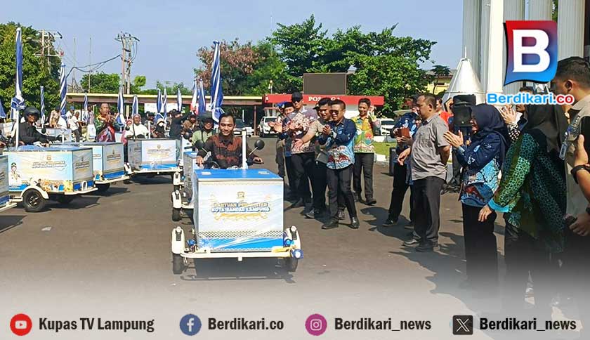 Pemkot Bandar Lampung Salurkan 100 Gerobak Motor Listrik