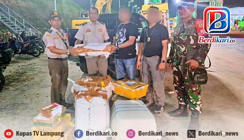 Petugas Amankan 445 Kulit Piton dan 32 Kura-kura di Pelabuhan Bakauheni
