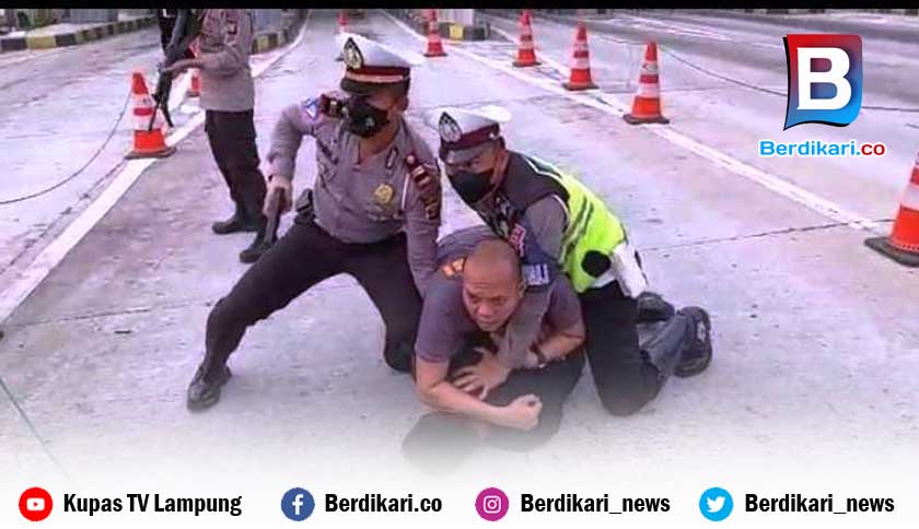 Polisi Amankan 15 Kilogram Sabu di Exit Tol Mesuji