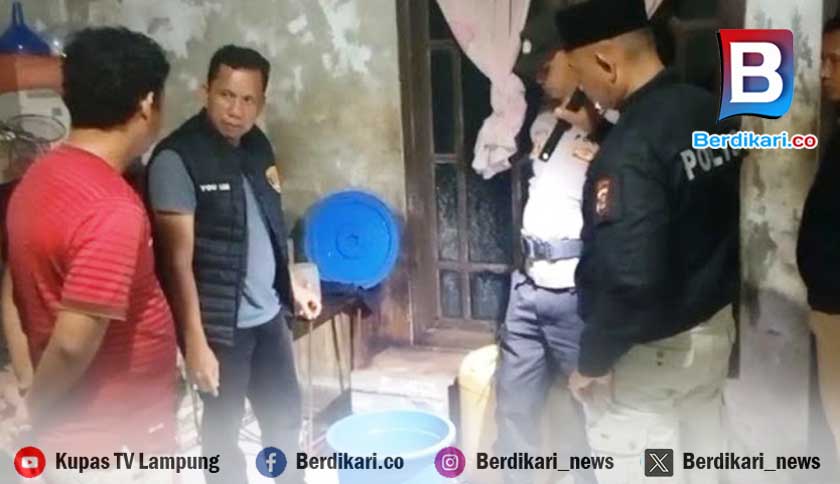Polisi Sita Puluhan Liter Miras Dalam Razia di Metro Utara