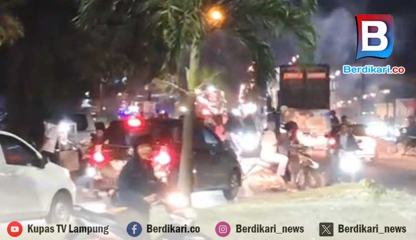 [TIDAK UNTUK DITIRU] Tawuran Pelajar Pecah di Kalibalok Bandar Lampung