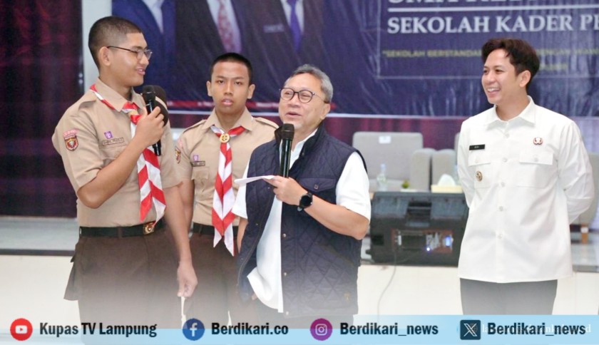‎Zulhas Suntik Mental Juara Pelajar Lamsel: Kalau Tak Berani, Pulang Kampung Lagi